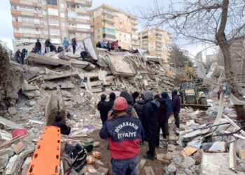 Македонија испраќа помош за Турција -пари, опрема спасувачки тимови и армиски специјалци