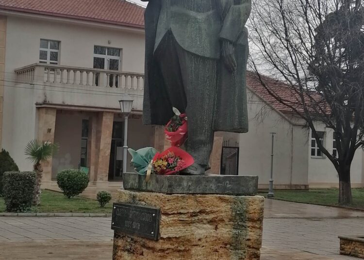 Цвеќе за илинденецот Сава Михајлов, почит и сеќавање за депортираните евреи од Гевгелија