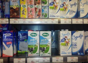 Владата ги замрзна цените на млекото, млечните производи и тестенините