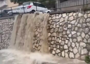 ВИДЕО: Поројни поплави во Велес, попладнево