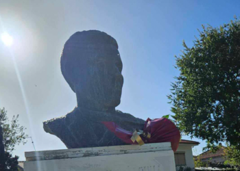 Цвеќе за гевгелиските првоборци Васо, Алеко, Деко и за стреланите од Конско и Негорци