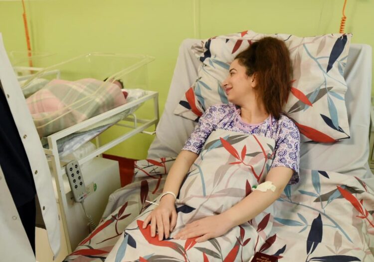 Новата година е родилна и здрава, се роди првото бебе во 2024