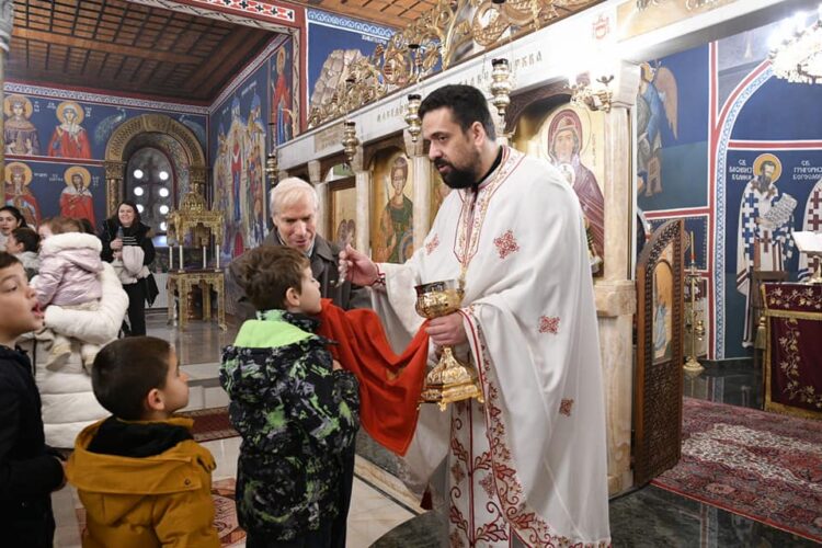 Христос се роди! Вистина се роди! Денес е втор ден Божиќ