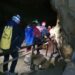 Семејство и двајца водачи се спасени од пештера во Словенија, каде беа „заробени“ три дена