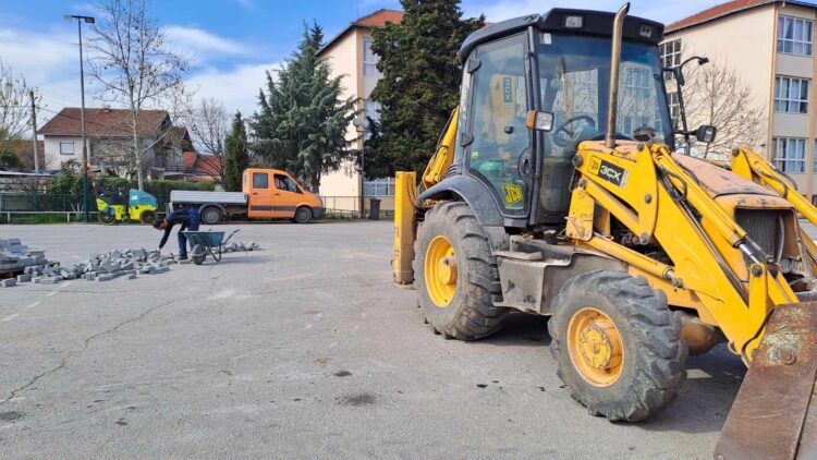 ВИДЕО: Реновирање на игралиштето во ООУ “Крсте Мисирков” Гевгелија