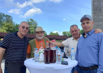 ТРИ ЗЛАТНИ медали за производители на ракија од Богданци, на „Ракија Фест АВАЛА“, Србија