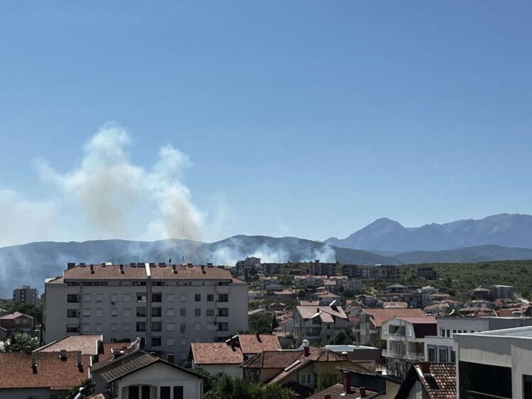 ВИДЕО: Пожар на Караорман во близина на населбата „Караорман“ во Гевгелија