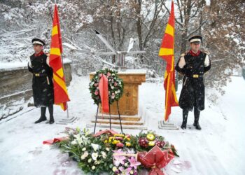 Со цвеќе и наклон одбележана 17 годишнината од хеликоптерската несреќа кај Блаце