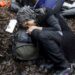 Криумчари на мигранти кај Богородица оставиле 4 мигрантки, едната во бесознание