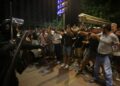 Нов бран протести во повеќе градови во Србија, повредни 76 лица