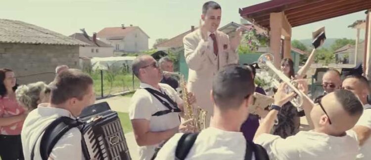 ВИДЕО: Нова песна и спот на Astra Band „Свадба да направиме“