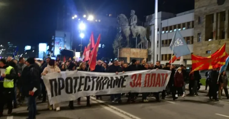 ССМ и работниците на протест за повисоки плати и достоинствена живеачка