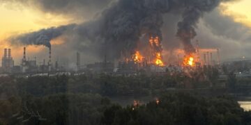 ВИДЕО: Стотици дронови утринава ја погодија Москва
